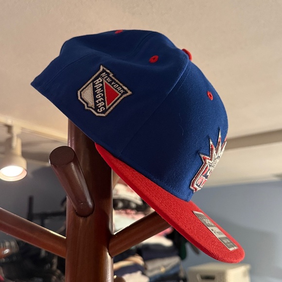 New York Rangers SnapBack Hat - Picture 3 of 5
